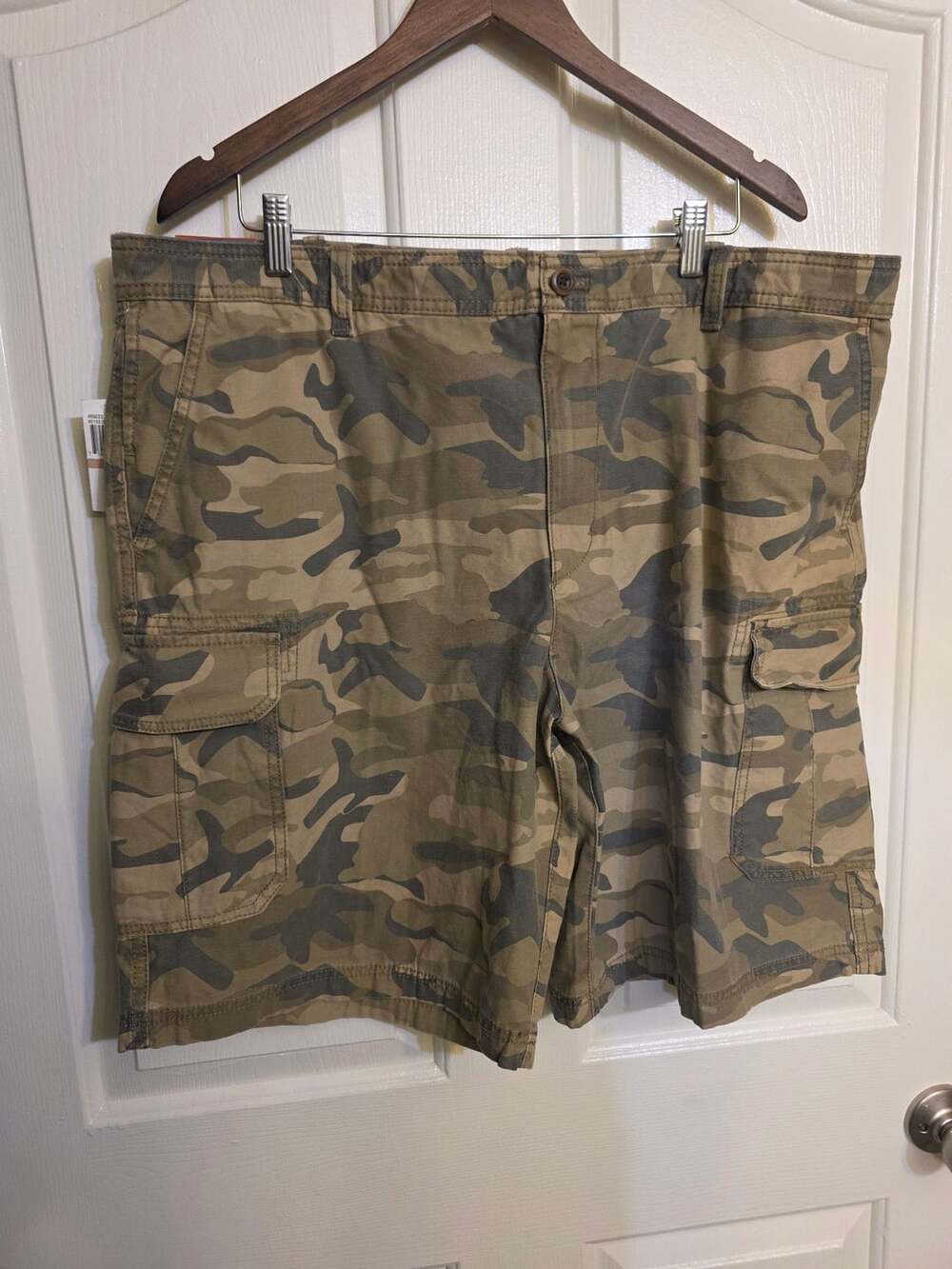 IZOD Cargo Shorts Size 42 Camouflage Cotton